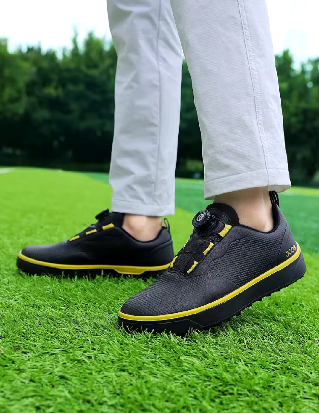 GolfThing men's laceless white golf trainers with spikeless sole